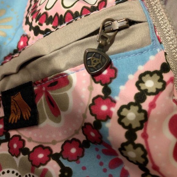 SOLD!✅ ARIAT Women’s Quilted Beige Zip Up Jacket Size Small - Picture 9 of 12